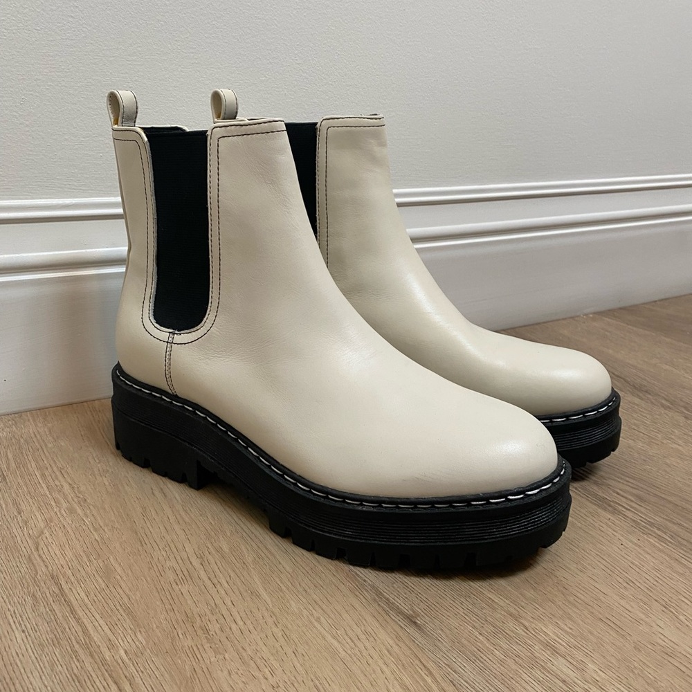 MARC FISHER NBW White Chunky Chelsea Boots